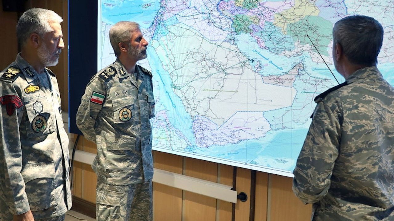 İran'ın ABD-İsrail tehditlerine karşı sabrı tükeniyor... Pezeşkiyan: Barışçıl göstericilerle isyancıları ayırın