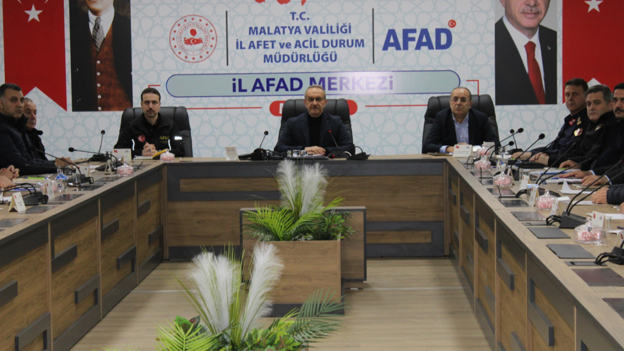 Malatya'da kar nedeniyle okullar tatil edildi; motosiklet kullanımı yasaklandı