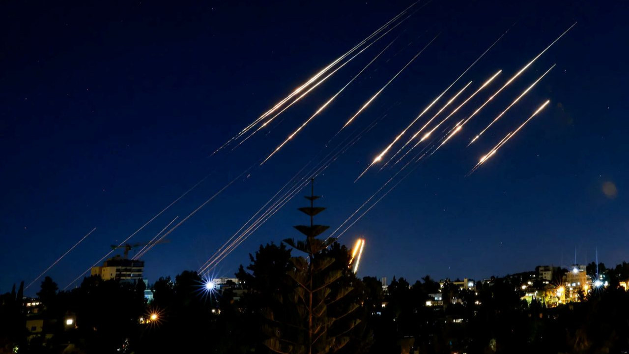 Gösterilerin ateşi sönerken Trump İran'ı dördüncü …