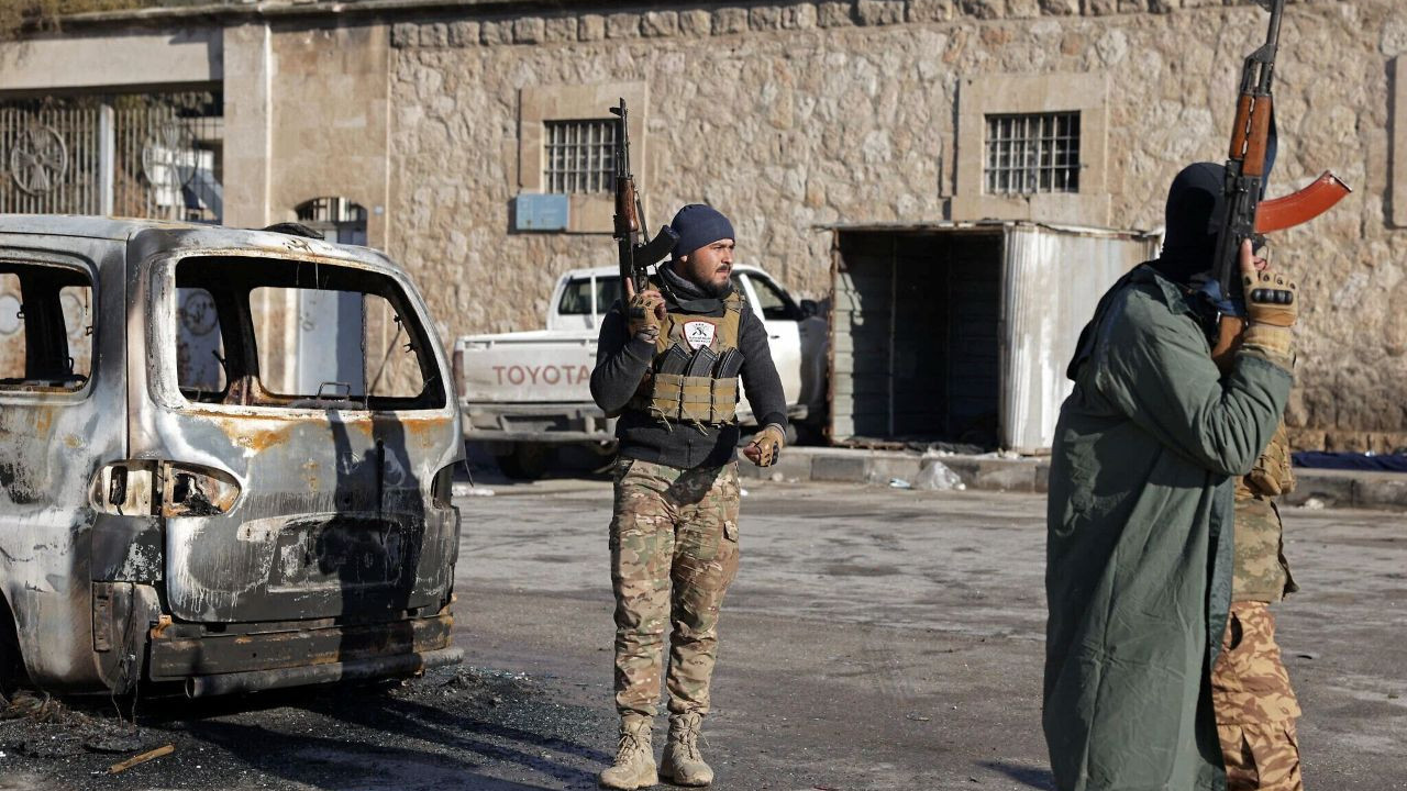 Suriye ordusundan açıklama: 'Halep'in doğusu PKK'lılarla takviye ediliyor'