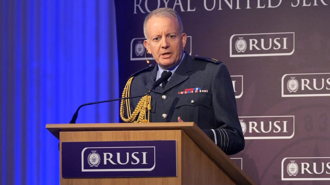 'Meşru hedef' uyarısını dinlemiyor: İngiltere Genelkurmay Başkanı'na göre askerler 'Ukrayna'da güvende olacak!'