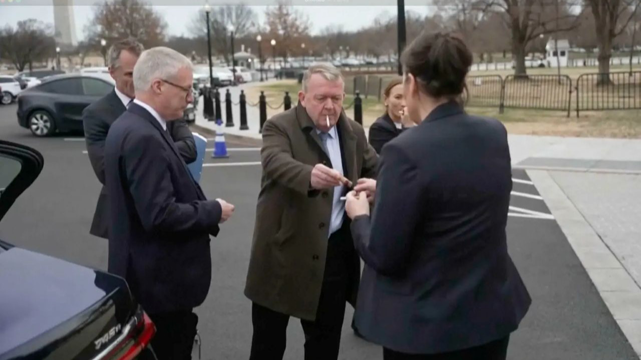 Washington-Kopenhag görüşmesi Danimarkalı diplomatlara sigara yaktırdı: Avrupa Grönland'a asker konuşlandırmaya başladı