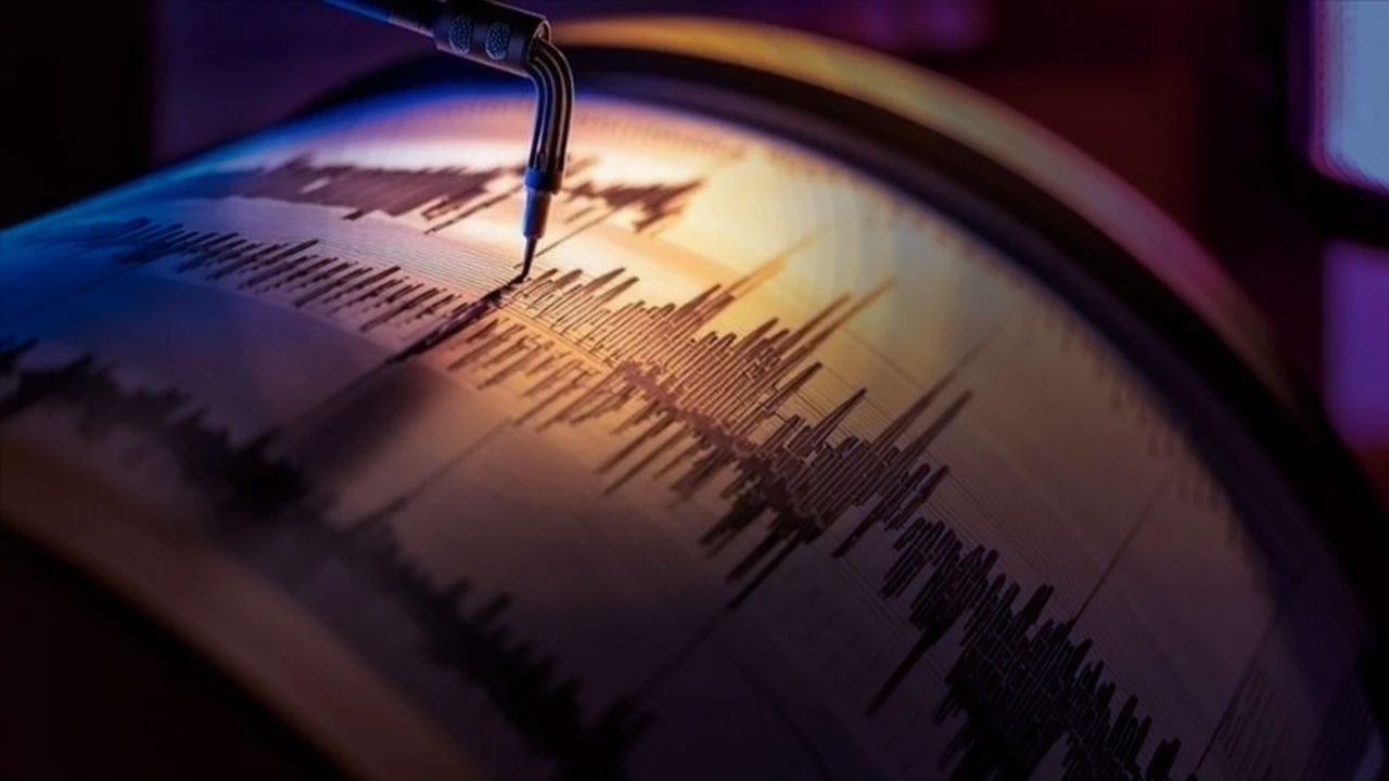 Manisa'nın Soma ilçesinde korkutan deprem!