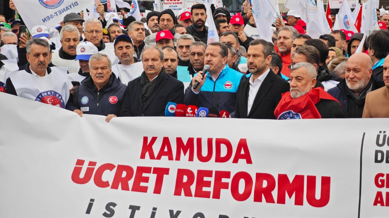 Memur-Sen Bakanlık kapısından seslendi: Kamuda ücret reformu istiyoruz
