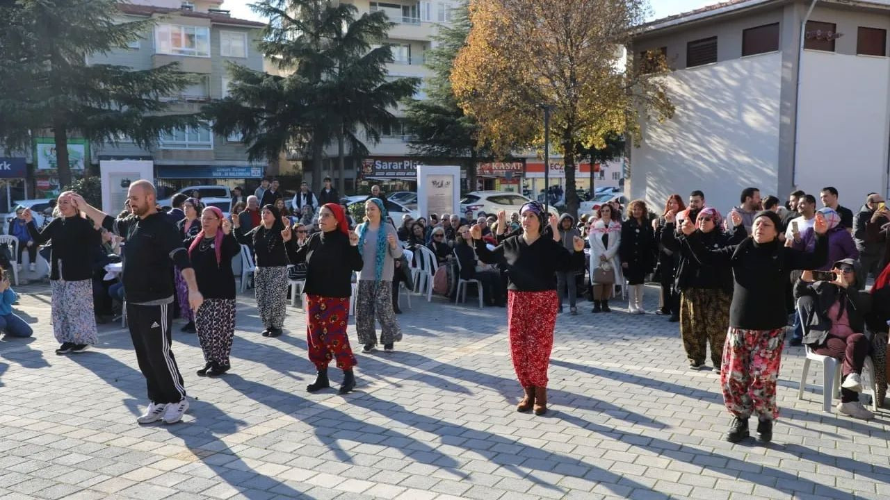 Balıkesir Edremit'te zeytin hasat sonu şenliği başladı