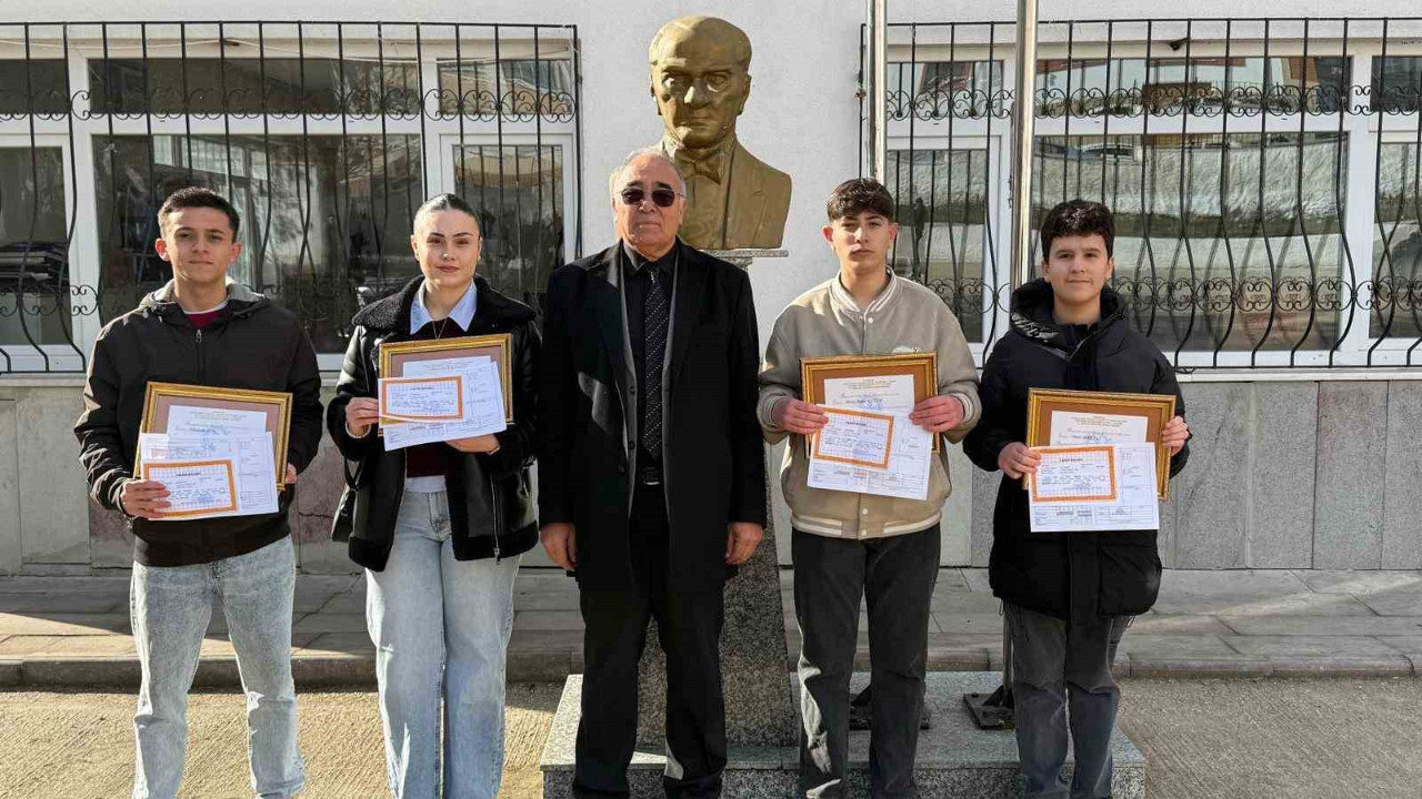 Eskişehir’de başarı altınla ödüllendirildi