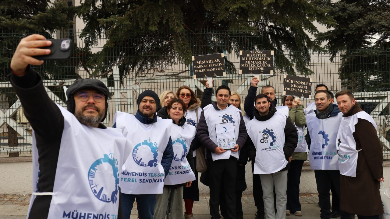 Kamu mühendisleri bakanlık önünden seslendi