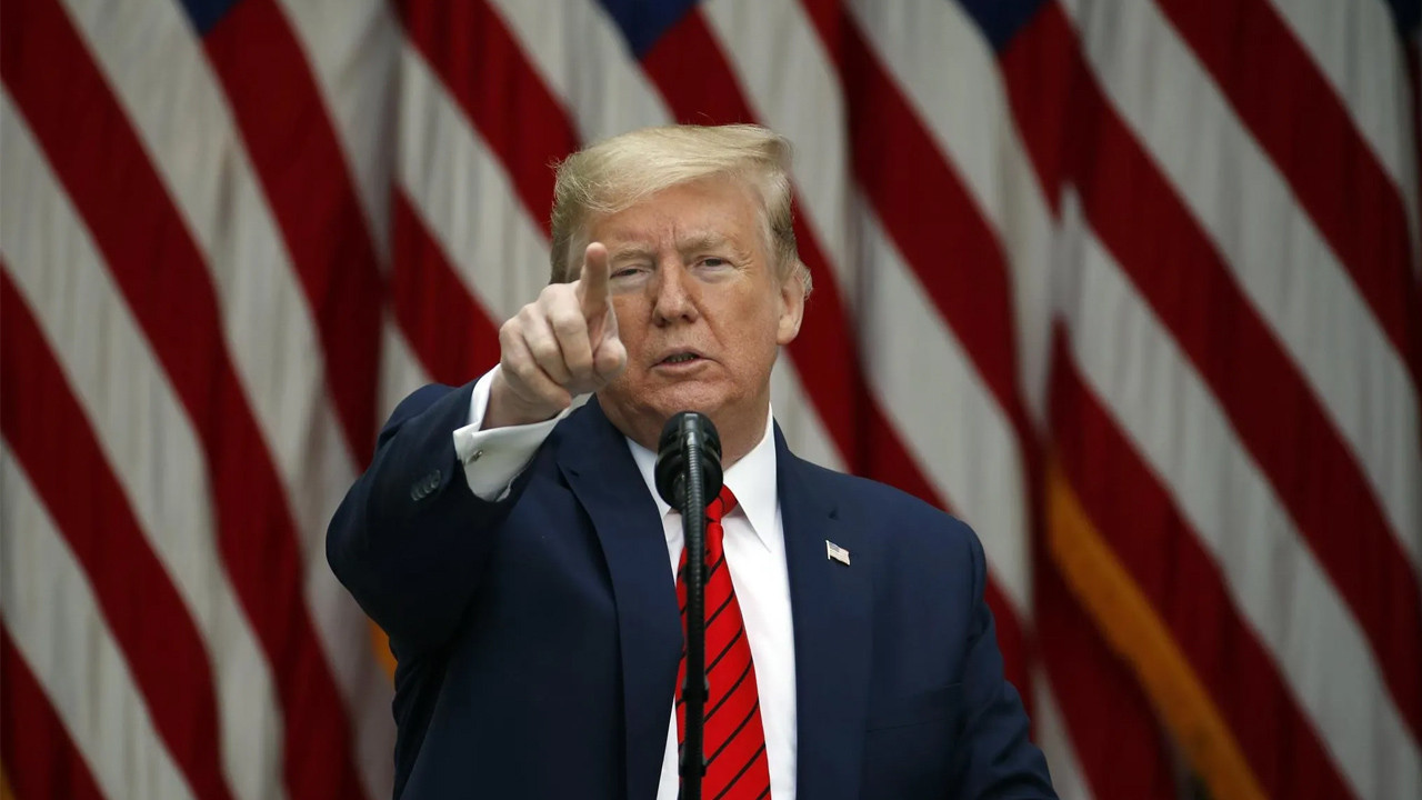 Trump Grönland konusunda çatlak ses istemiyor! Gümrük sopasını salladı