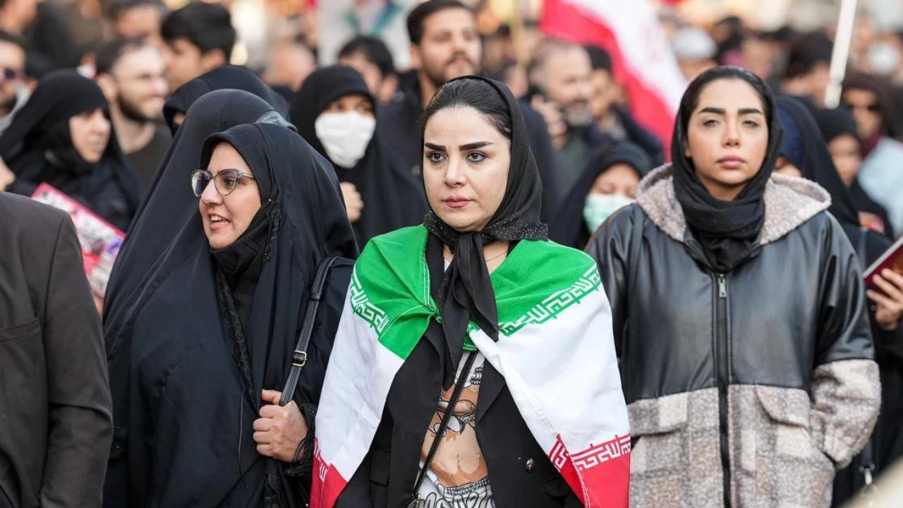 Venezuela’nın ve İran’ın devrimci kadınlarına selam