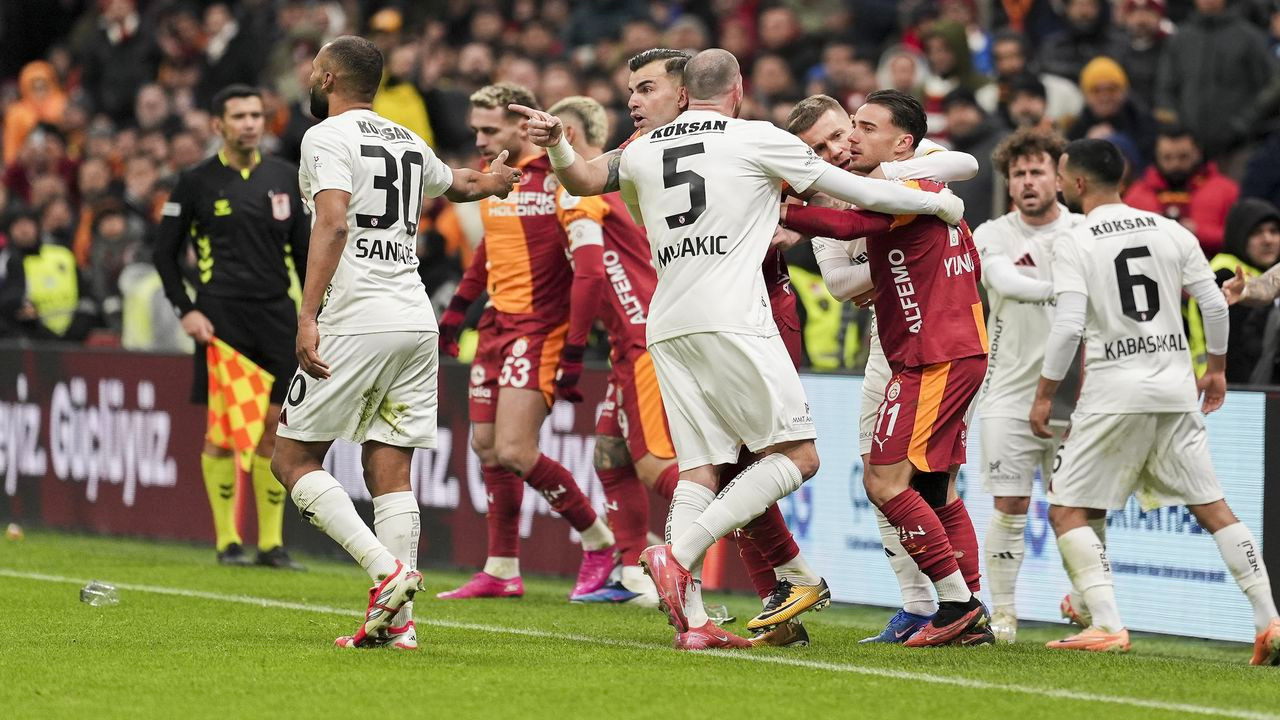 Cimbom, şampiyonluk yolunda ağır yara aldı