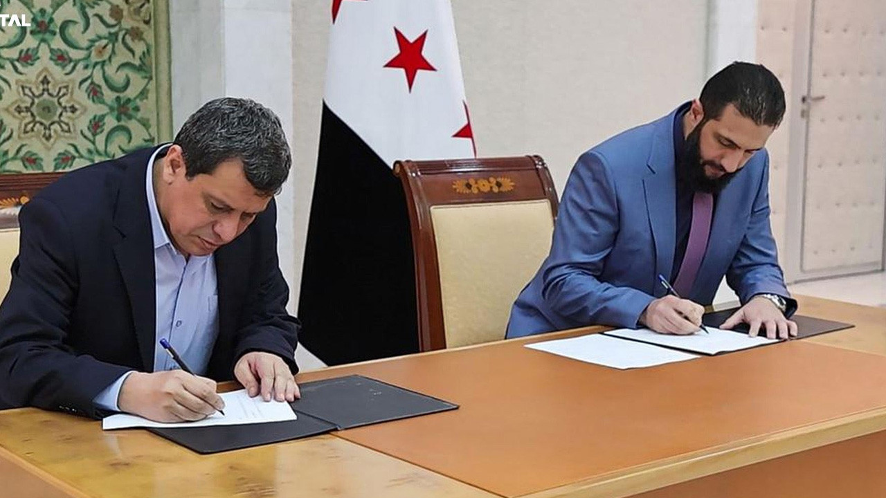 PYD elebaşı açıkladı! Şara-Şahin görüşmesinden ne sonuç çıktı?