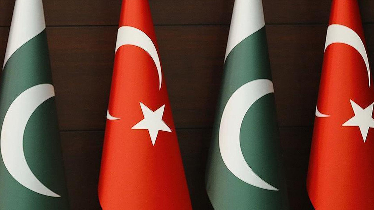 Türkiye'den Pakistan açıklaması! Alışveriş merkezinde facia yaşanmıştı