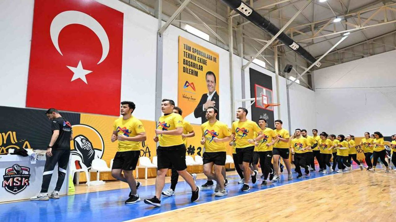 Mersin'de gençlere ücretsiz sınav desteği başladı