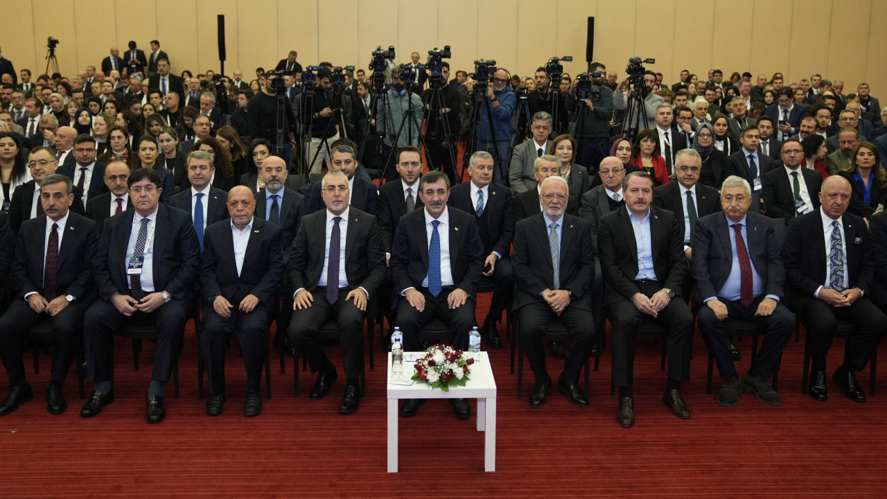 ‘Dijitalleşmeyle hak arama ve meslekler yeniden tanımlanacak’