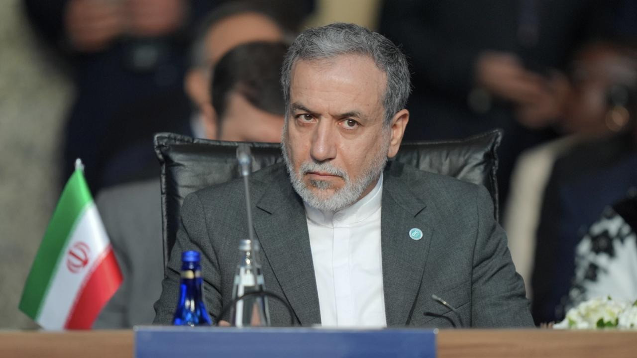 İran’dan Zelenskiy'e: 'Dünya aptal palyaçolardan bıktı'