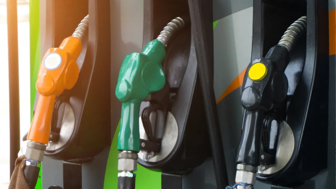 Akaryakıtta tabela yine değişti! Fiyatlara zam geldi