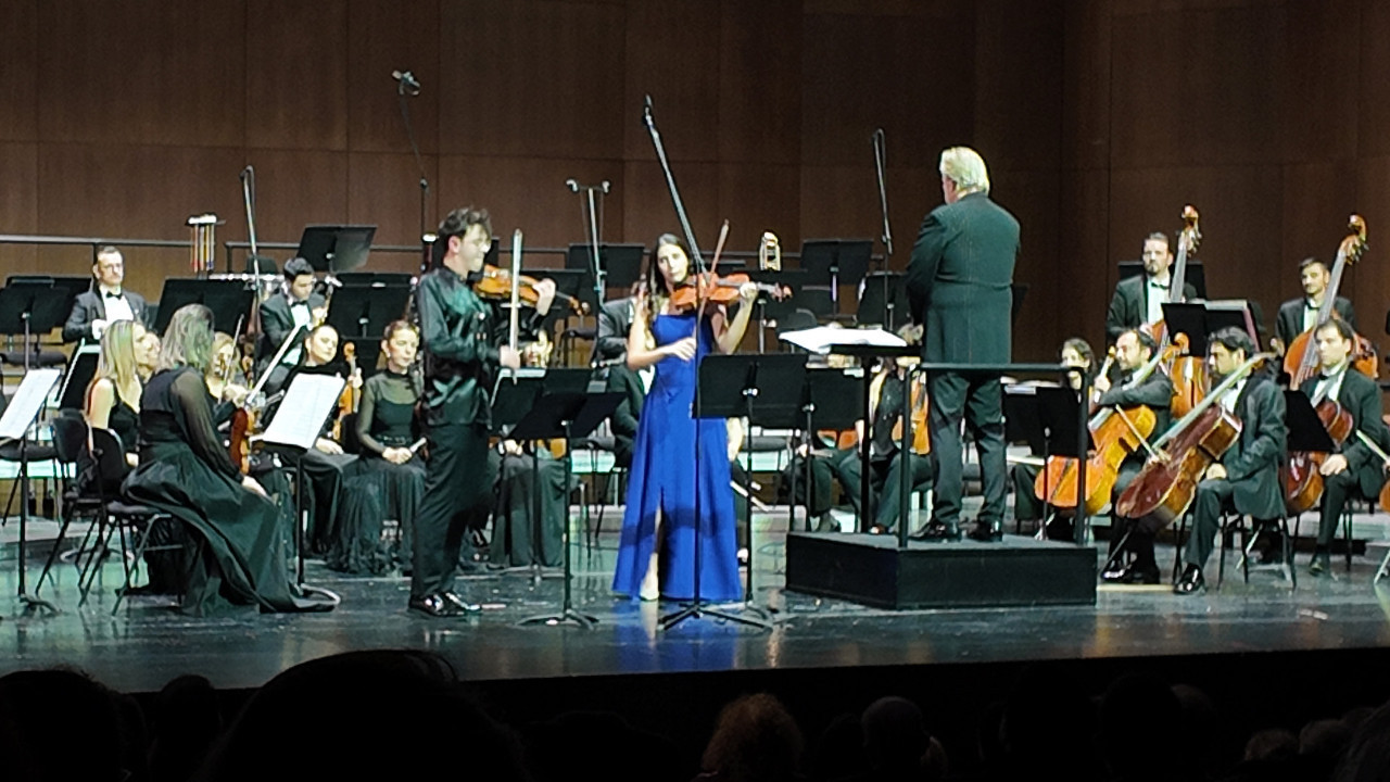 Genç sanatçılardan AKM'de nefes kesen performans