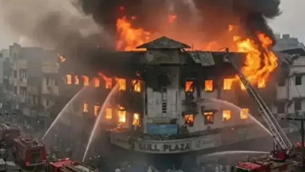 Pakistan'da otel yangını: 3 ölü