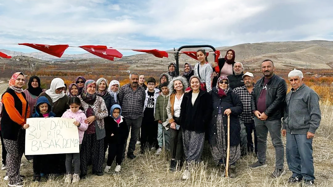 Türkü aşkı gurbette doğdu