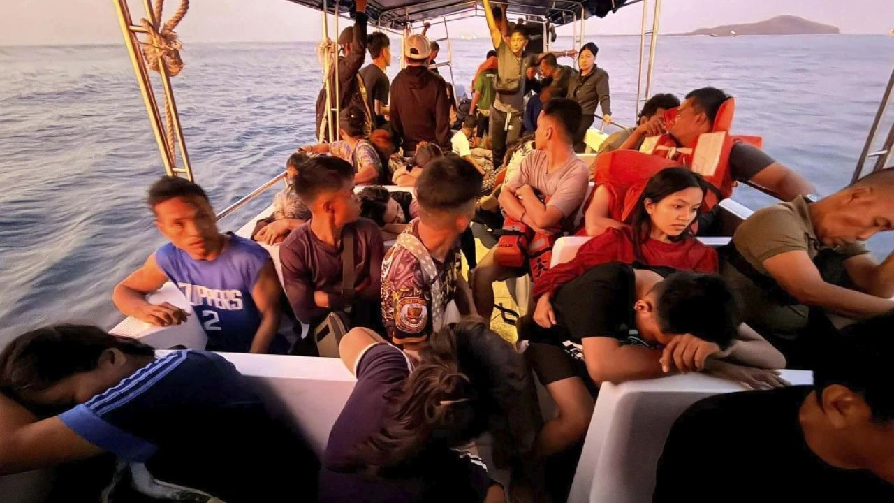 Filipinler'de facia: 332 yolcu 27 mürettebat taşıyan gemi battı