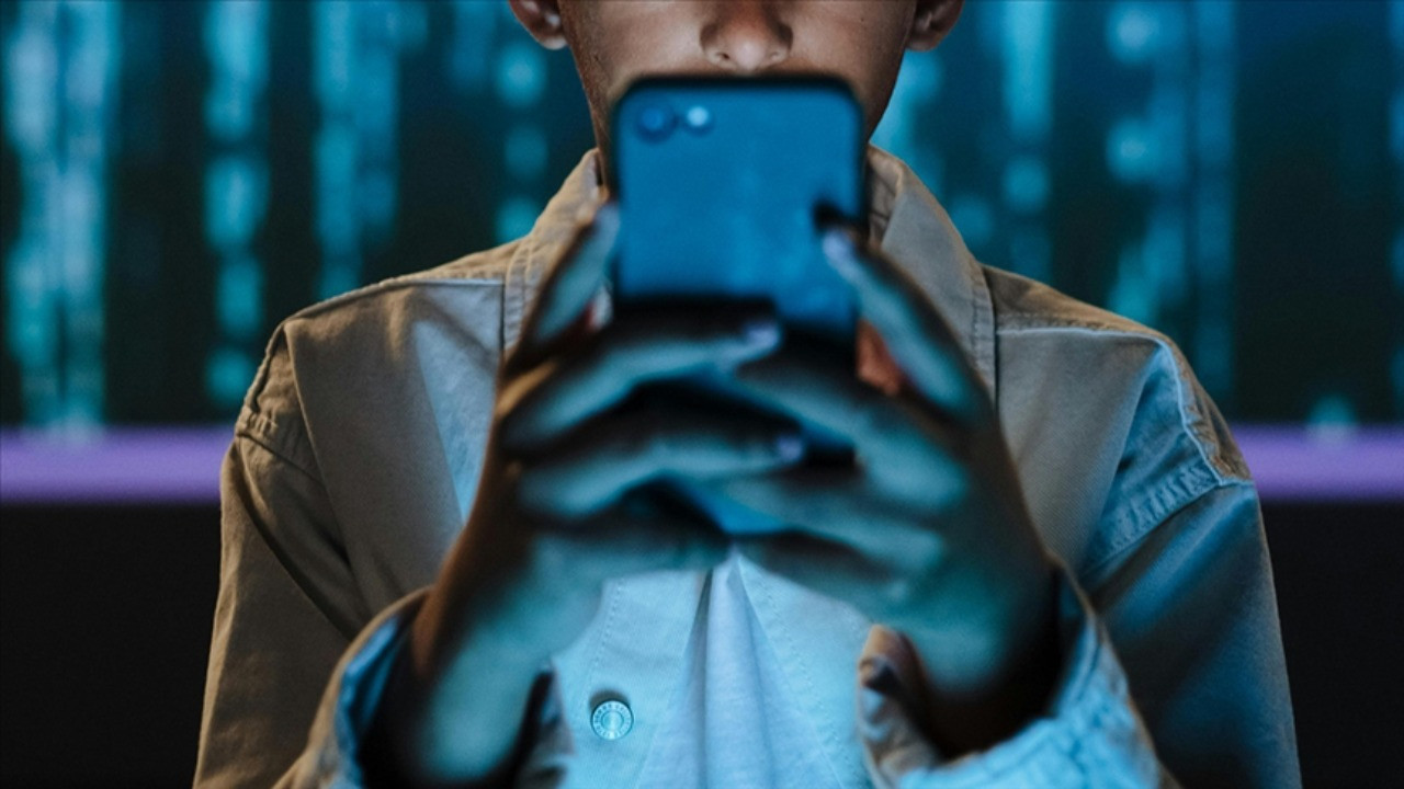 15 yaş altına sosyal medya yasağına meclis onayı