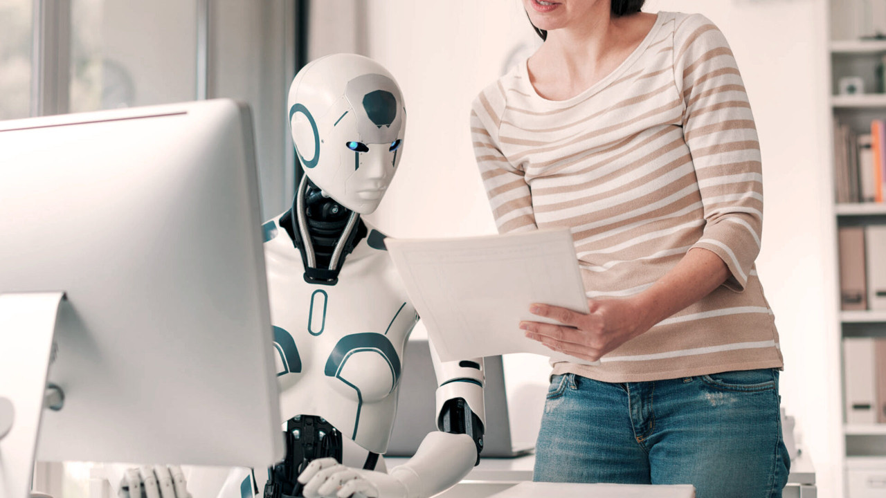 Yapay zeka istihdamı değil iş tanımlarını değiştiriyor