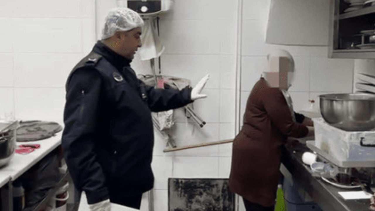 Zabıta denetiminde mide kalktı! Mutfak tezgahındaki tepki çekti