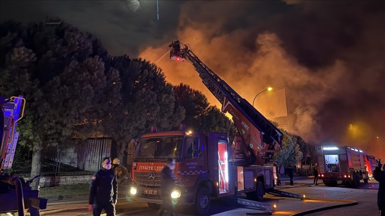 Bursa Nilüfer’de fabrikada yangın! Müdahale devam ediyor