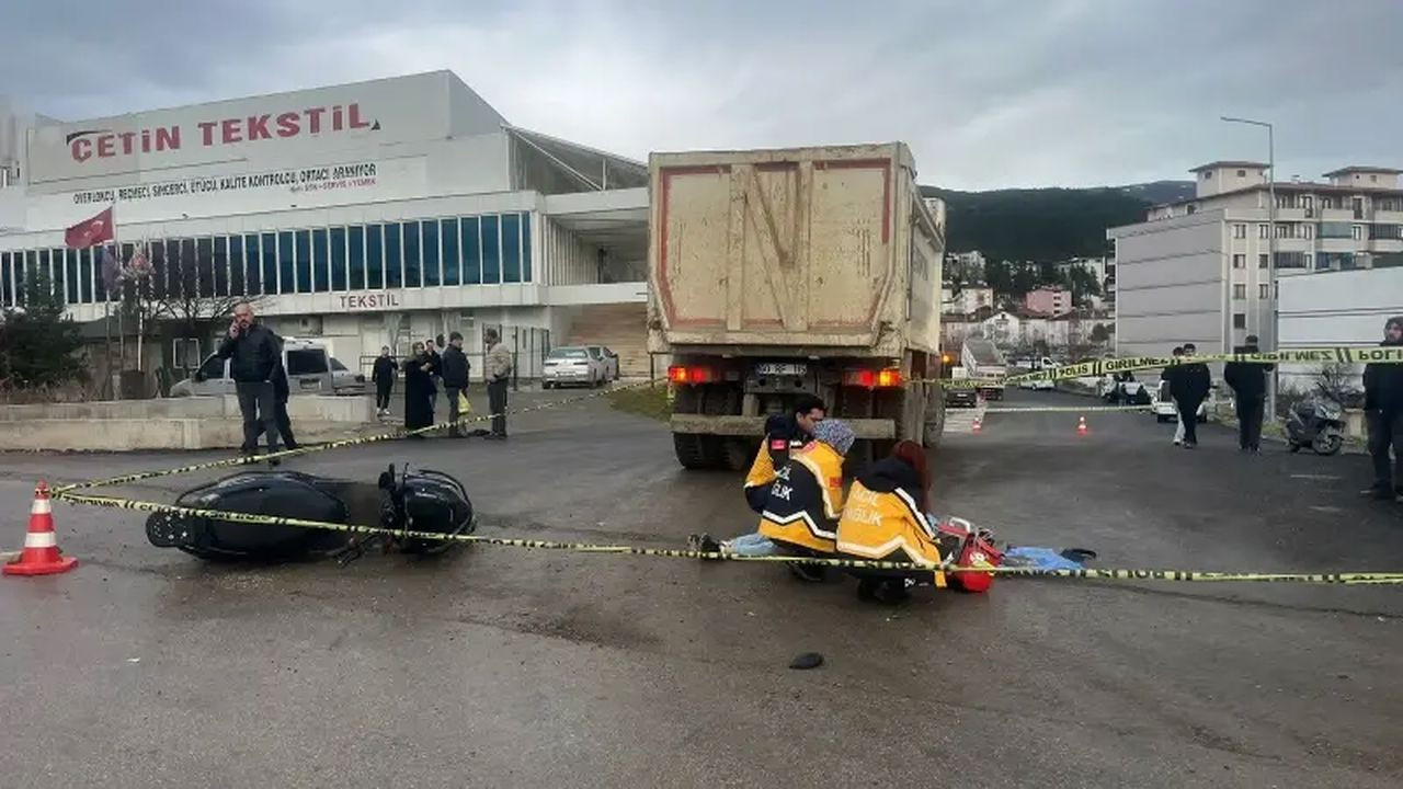 Tokat’ta kamyon ile motosiklet çarpıştı