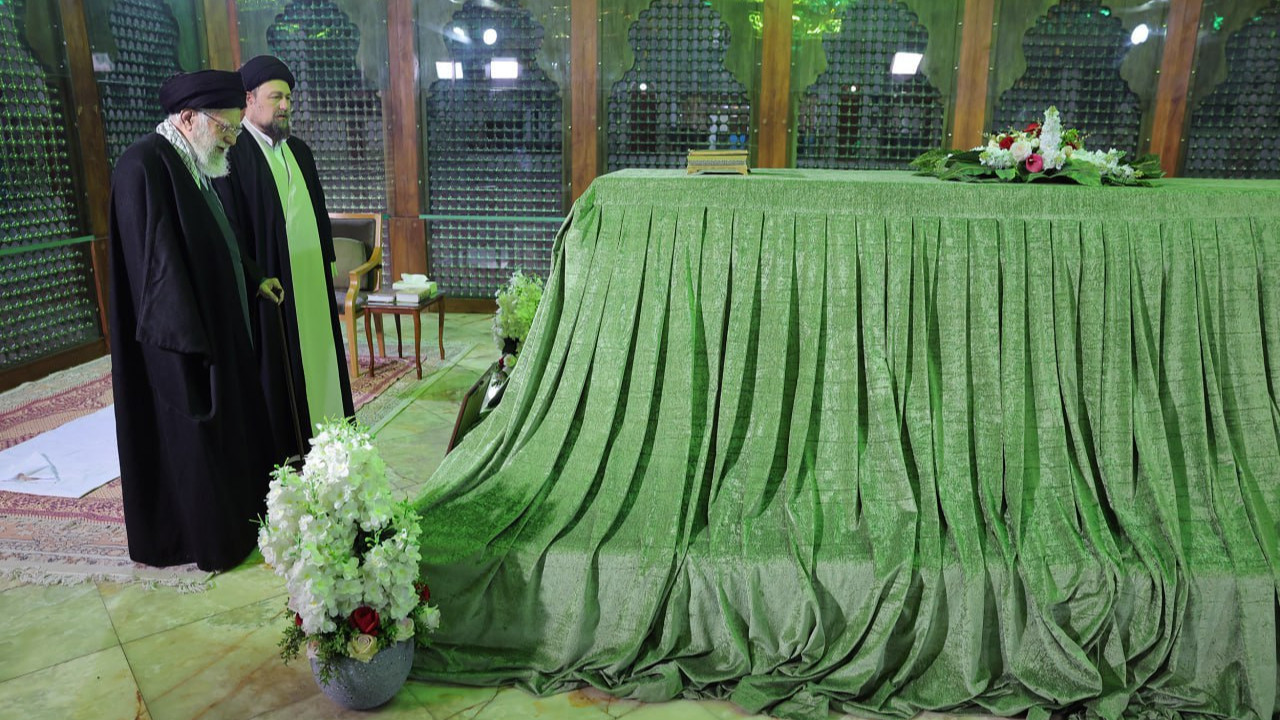 Yalan çöktü: Lider görevinin başında