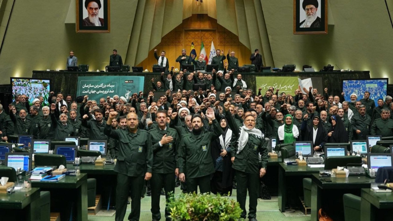 İran’dan üniformalı yanıt