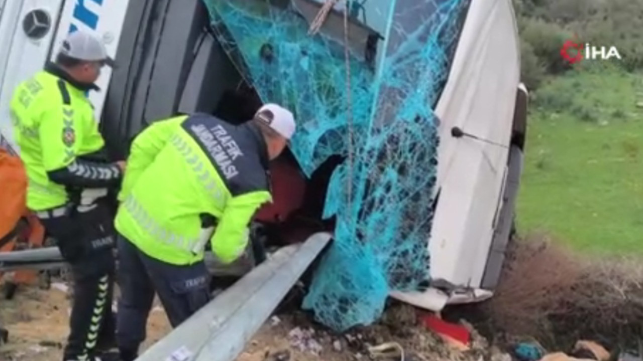 Yolcu otobüsü devrildi: Çok sayıda yaralı var