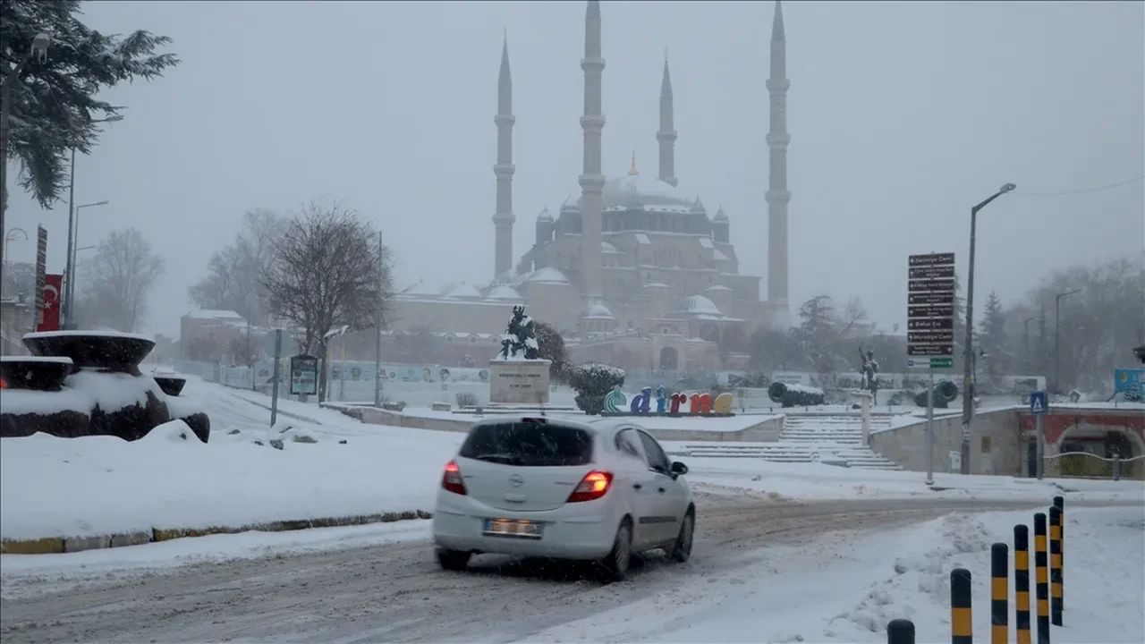 Kırklareli’de 2 Şubat Pazartesi okullar tatil mi?