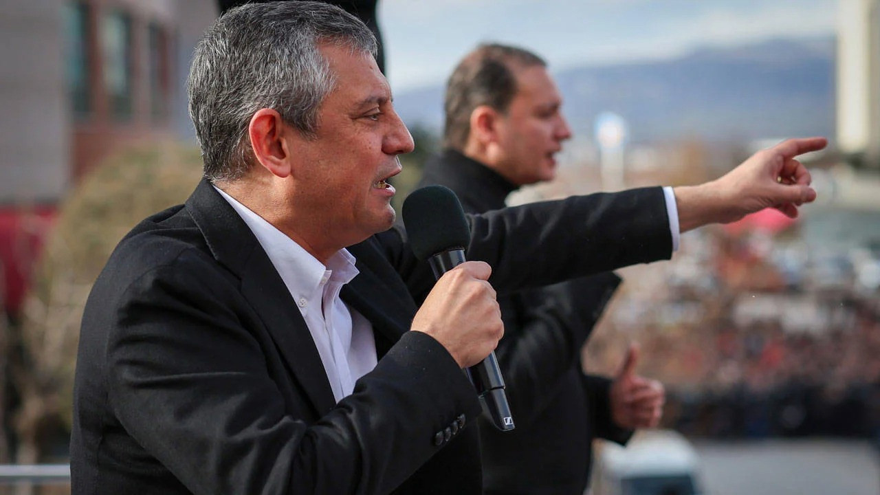 Özgür Özel'den Erdoğan'a 'deprem turisti' yanıtı