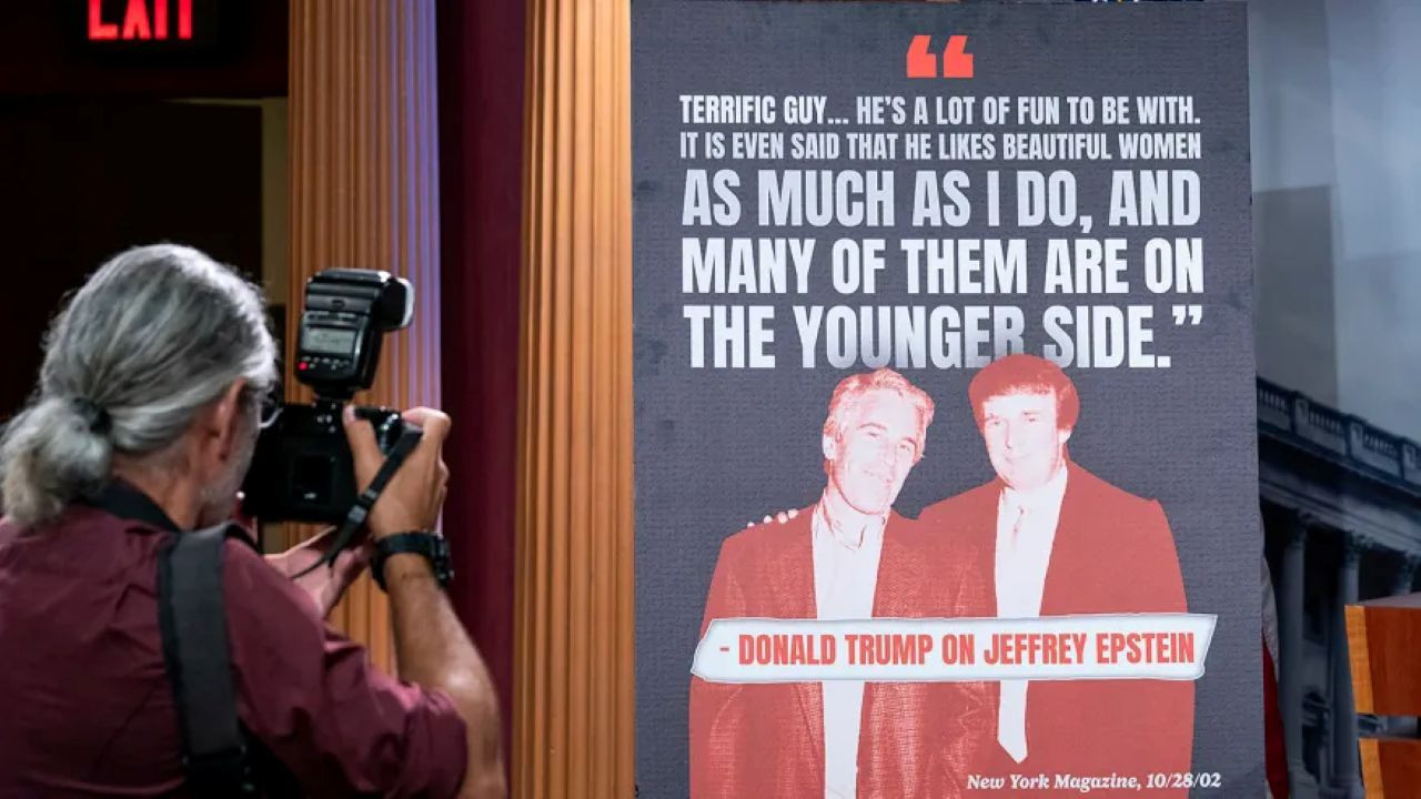 'Aklandım' diyen Trump Epstein belgelerinden adını sildirdi: İsmi yüzlerce kez geçen Trump neyle suçlanıyordu?