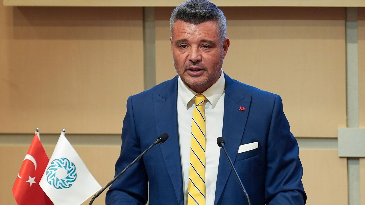 Küçük çocuk, Sadettin Saran'dan istedi! Sosyal medyada gündem oldu