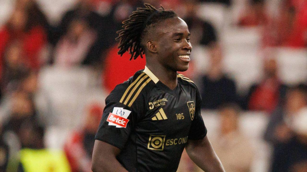 Galatasaray'dan Trabzonspor'a transfer çalımı: Forma giydirdiler