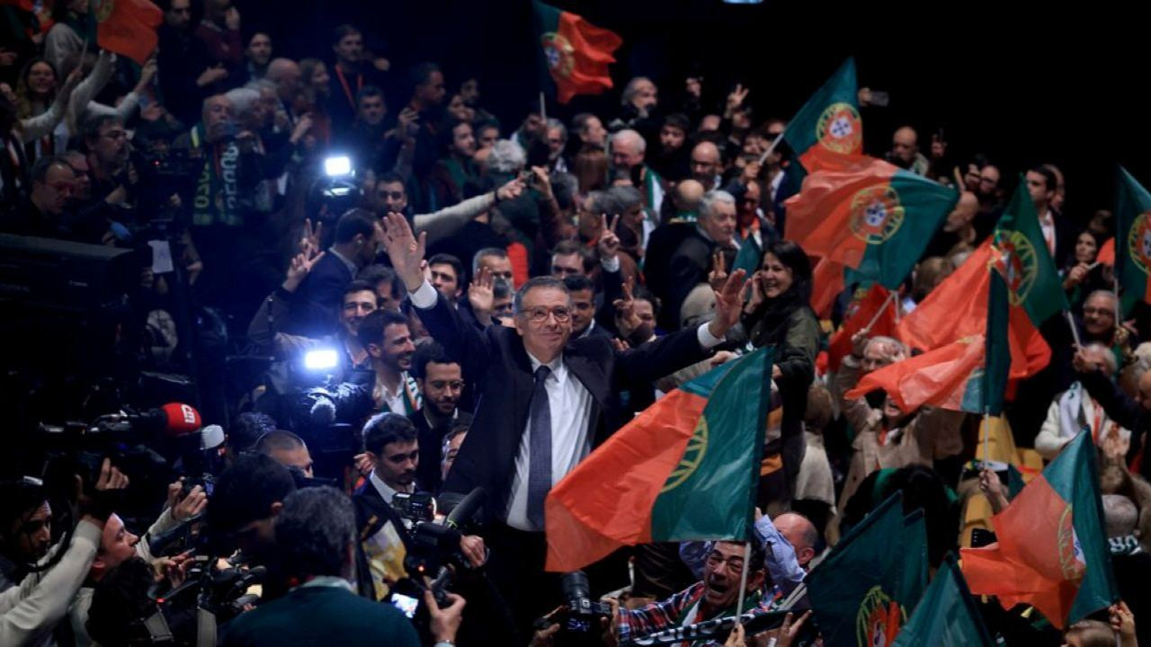 Portekiz yeni Cumhurbaşkanı'nı seçti: Muhalefet partisi kazandı