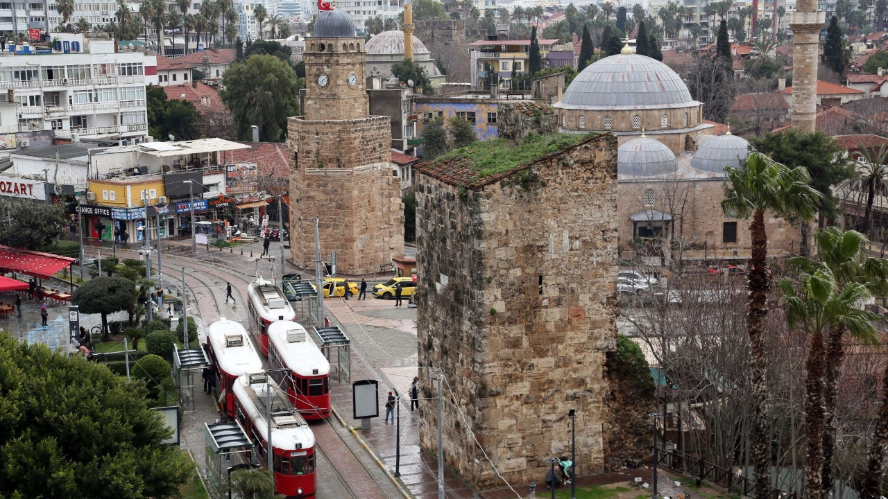 2 bin yıllık kale burçları tehlikede: ‘Hayati risk var’ uyarısı