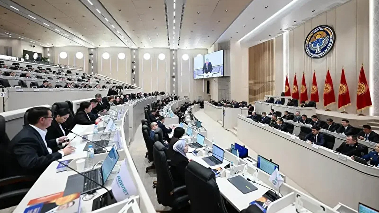 Meclis Başkanı ansızın istifa etmişti! Yeni başkan seçildi