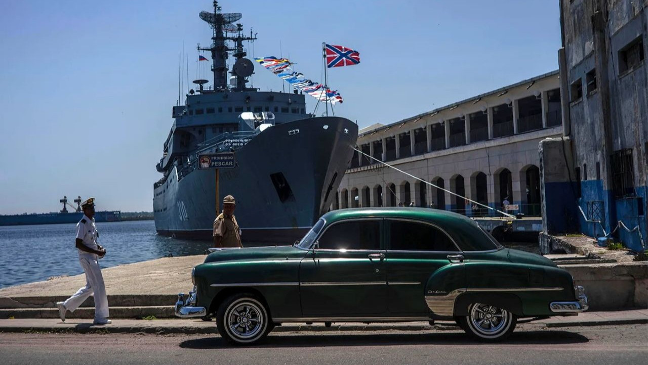 Rusya ABD'nin Küba'ya uyguladığı enerji ablukasını delmeye gidiyor