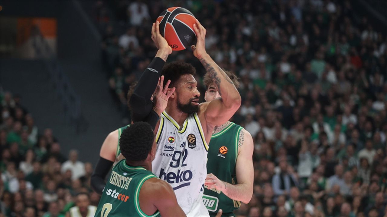 Fenerbahçe Beko, son saniye basketiyle kazandı