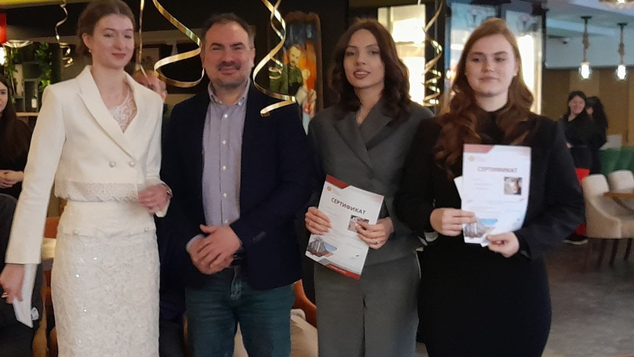 St. Petersburg’da Nazım anması