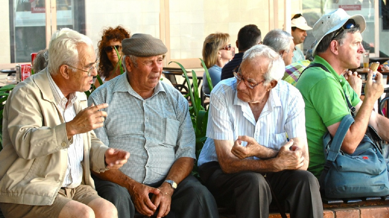 Türkiye'nin çınarları bu şehirlerde yaşıyor! 90 yaş üstünde ilk sıra o şehir