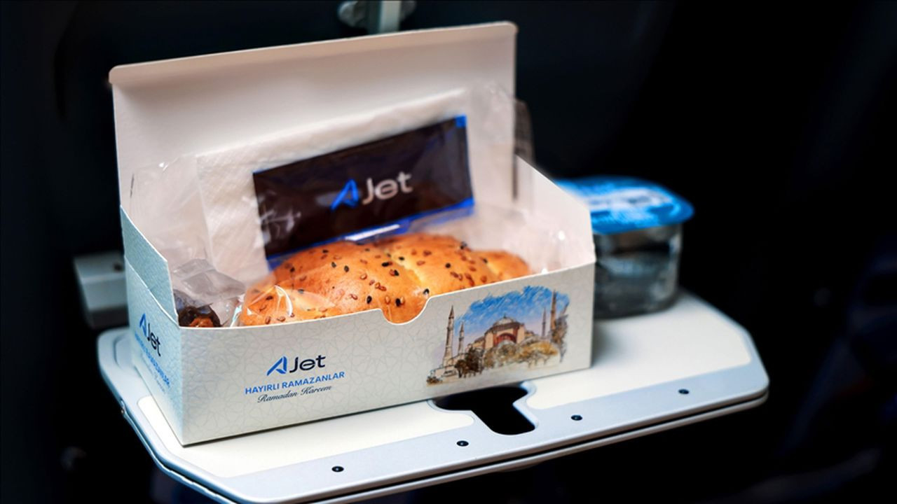 AJet duyurdu! Ramazan'da ücretsiz olacak