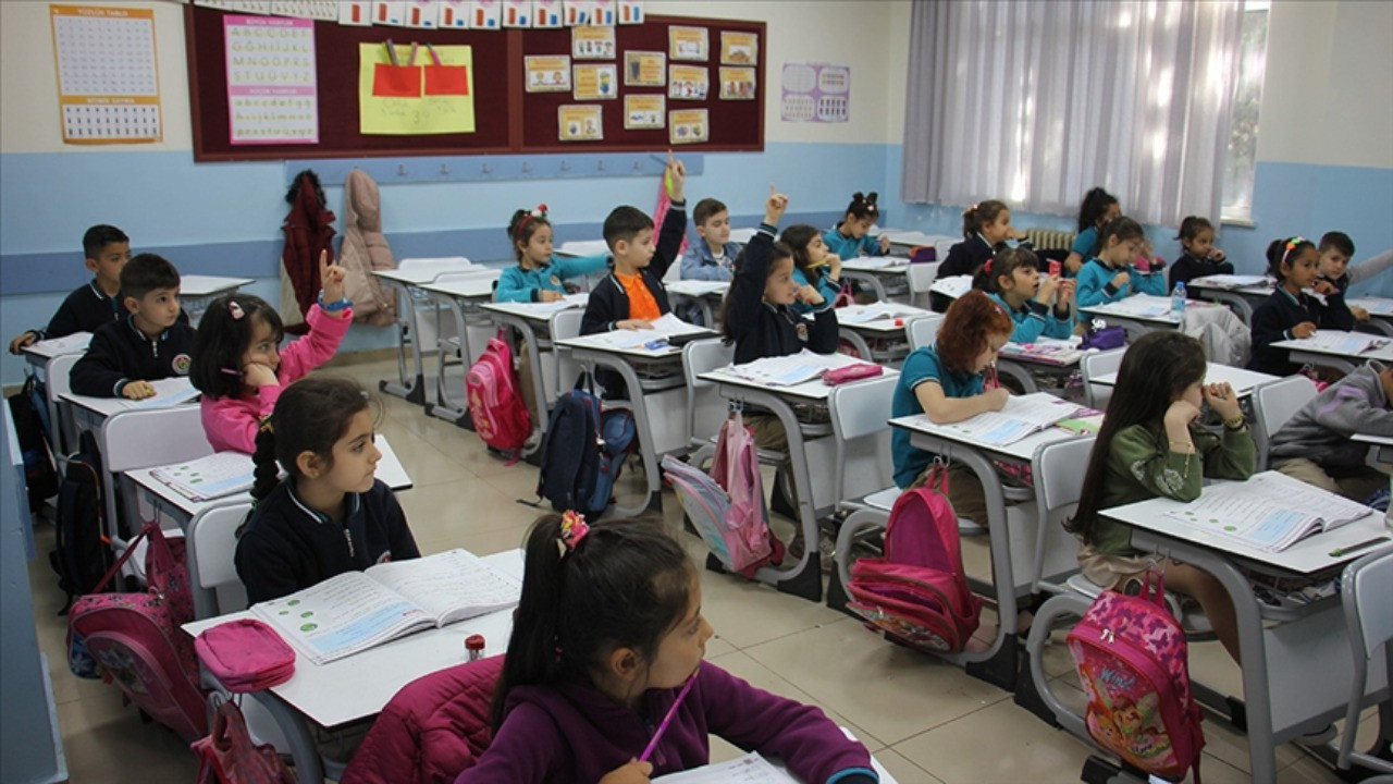 Ara tatil kaldırılacak mı? Bakan Tekin'den açıklama