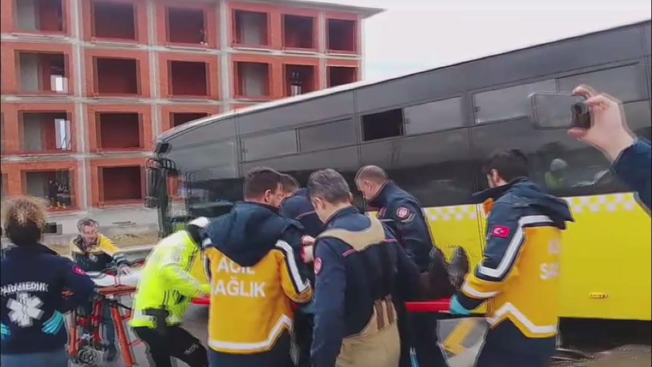Facianın eşiğinden dönüldü: Bariyerlere çarpan İETT otobüsünde 5 yaralı!