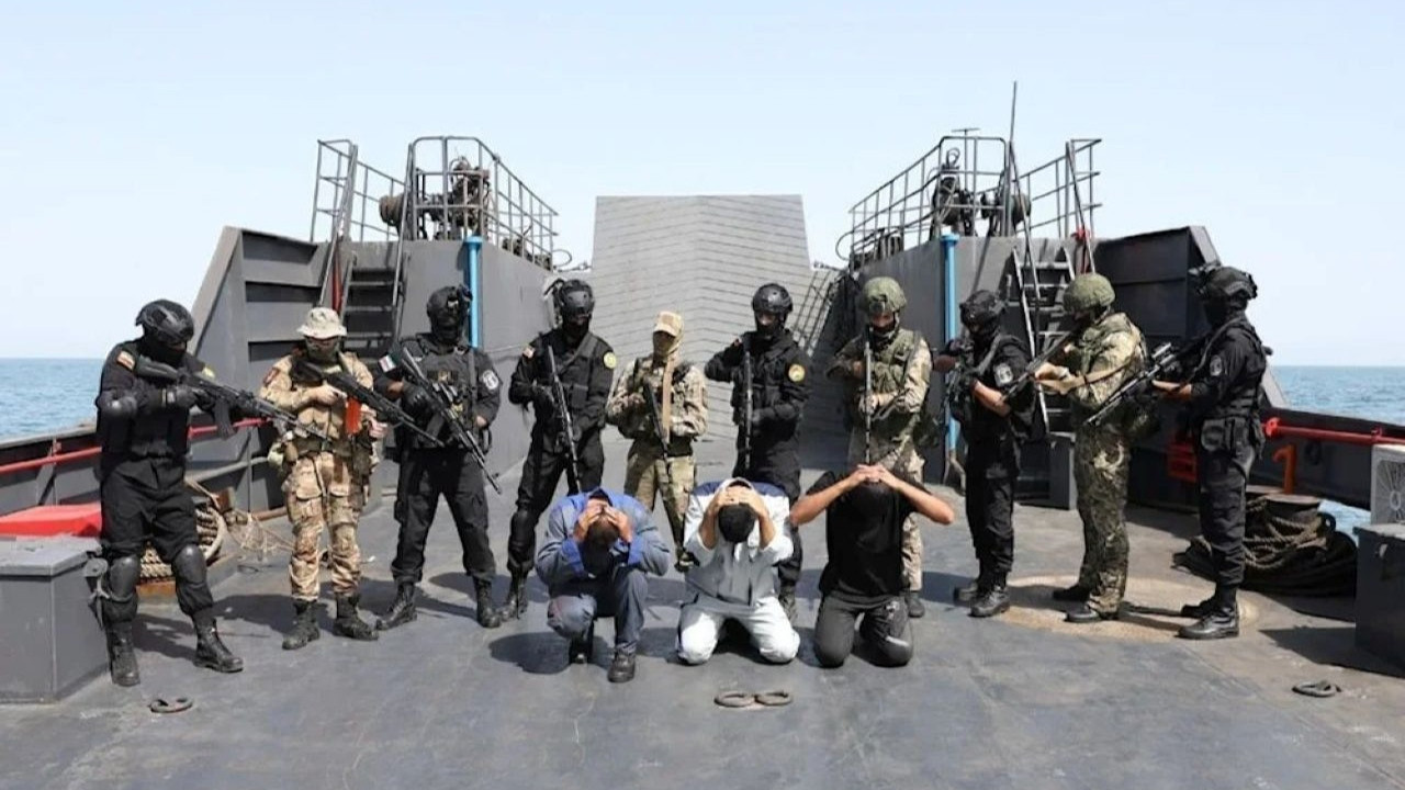 Amerikan uçak gemisinin yanı başında İran ve Rusya'dan denizde meydan okuma