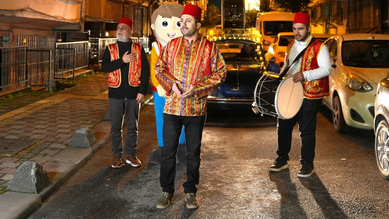 İstanbul’da 3 bin davulcu sokaklara indi: Sahurda manilerle nostalji rüzgarı esti