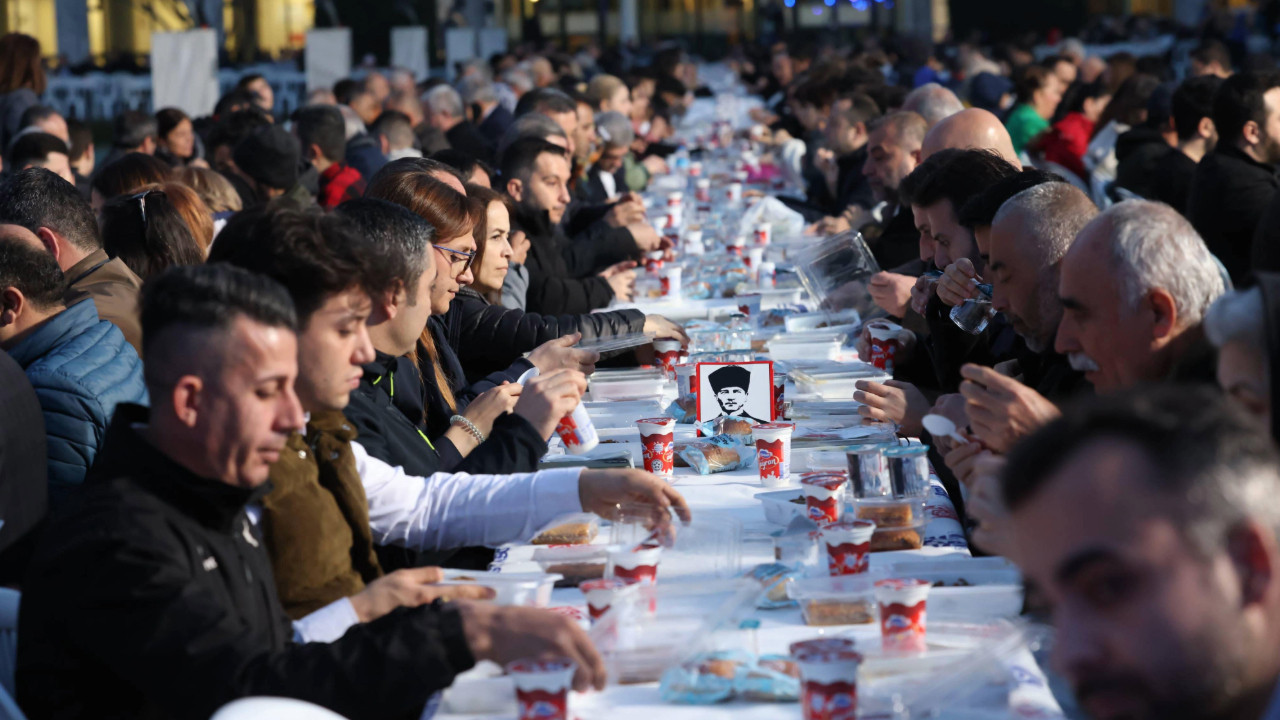 2026 İBB tesis iftar fiyatları! İstanbul Büyükşehir Belediyesi iftar menüsü fiyatları